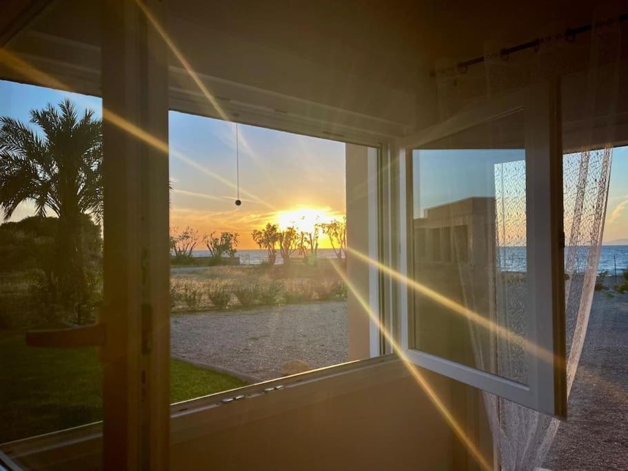 Lambou Beach Sunset Soroni Экстерьер фото