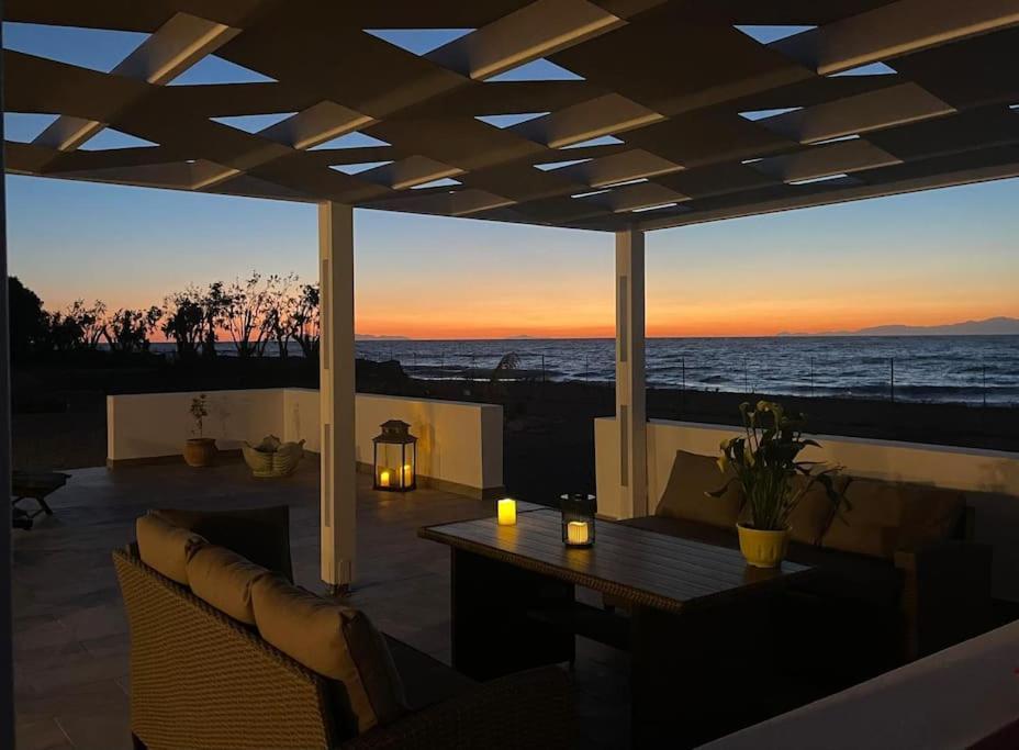 Lambou Beach Sunset Soroni Экстерьер фото