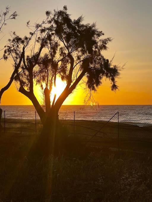 Lambou Beach Sunset Soroni Экстерьер фото