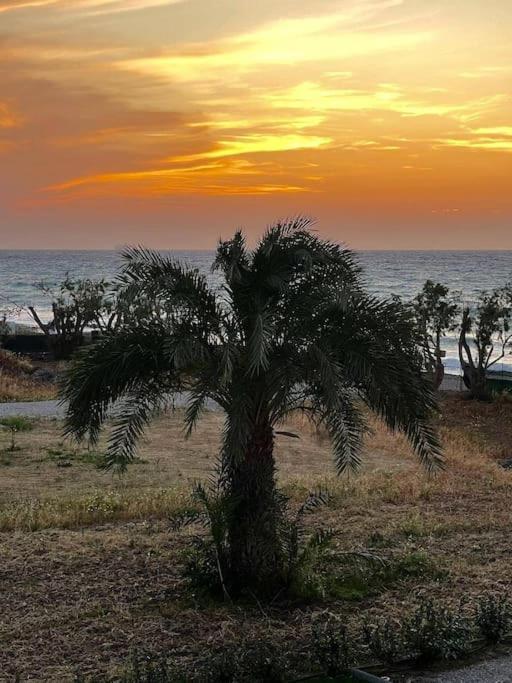 Lambou Beach Sunset Soroni Экстерьер фото