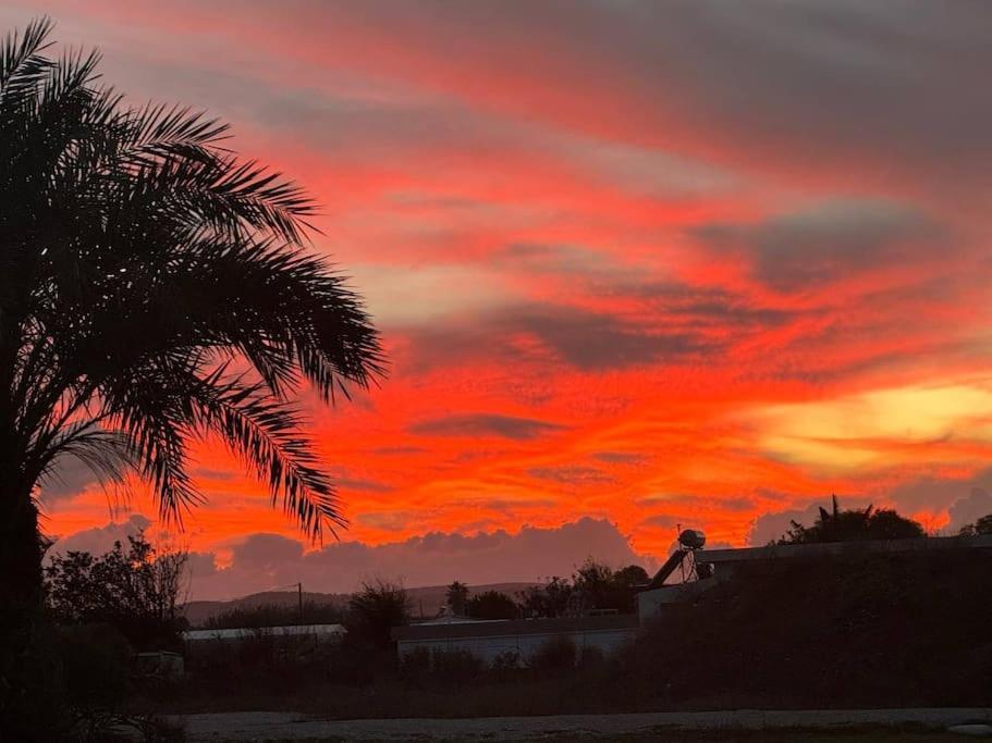 Lambou Beach Sunset Soroni Экстерьер фото