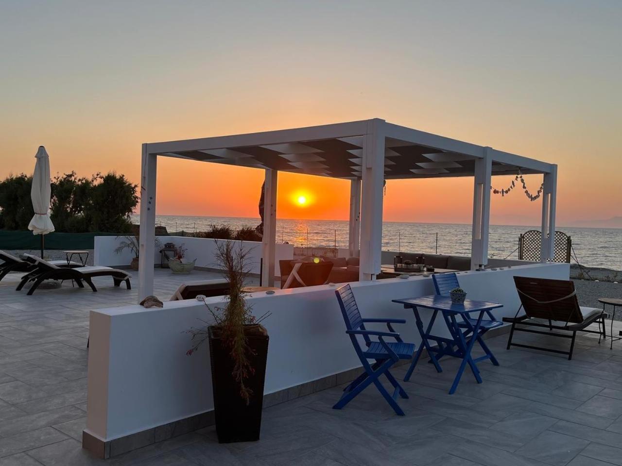 Lambou Beach Sunset Soroni Экстерьер фото